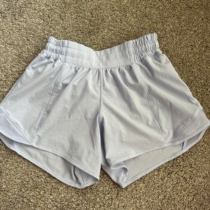 Lululemon Hotty Hot 4” Size 4 Pastel Blue Low Rise Lined Shorts